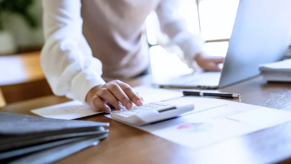 Blockchain Layer 1 cho ngân hàng & tài chính: eKYC, chống gian lận và xác thực dữ liệu thời gian thực