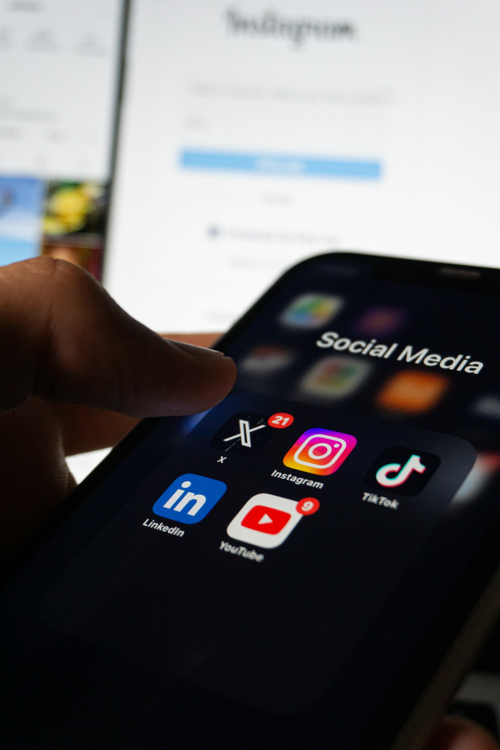 Tích Hợp Facebook, Zalo, TikTok Cho Sàn Giao Dịch BĐS: Hướng Dẫn