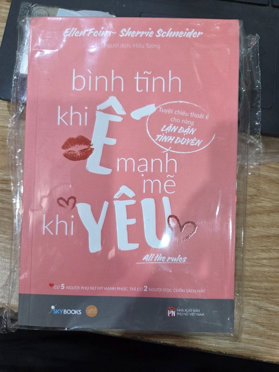 Combo All The Rules Bình Tĩnh Khi Ế, Mạnh Mẽ Khi Yêu + Sống Bản Lĩnh Theo Cách Một Quý Cô (2 Cuốn)
