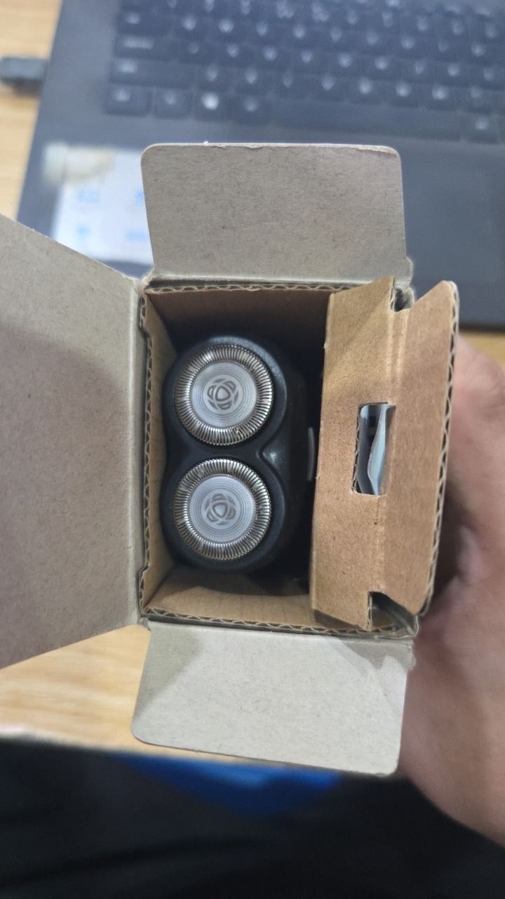 Máy cạo râu du lịch Philips PQ206