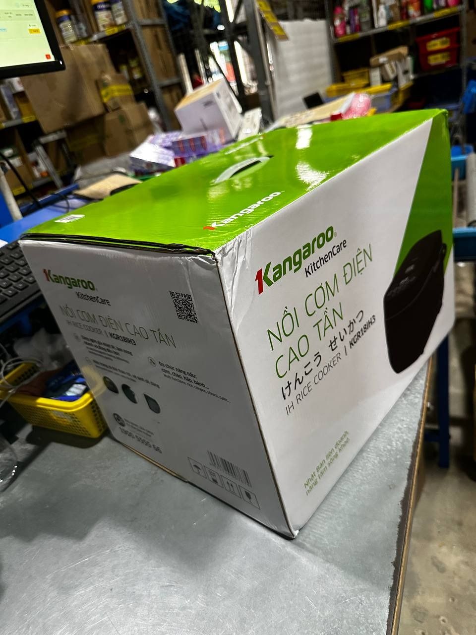 Nồi cơm điện cao tần Kangaroo, model KGR18IH3, dung tích 1,8L, công nghệ gia nhiệt cao tần IH hiện đại, 12 chức năng nấu đa dạng - Hàng chính hãng