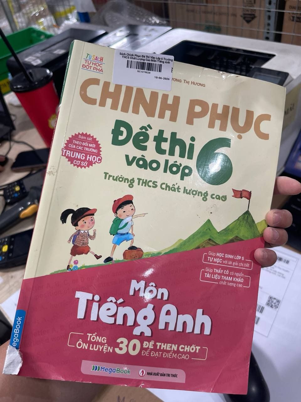 Sách Chinh Phục Đề Thi Vào Lớp 6 Trường THCS Chất Lượng Cao Môn Tiếng Anh
