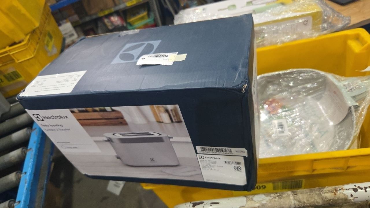 Máy nướng bánh mì Electrolux E2TS1-100W - Hàng chính hãng