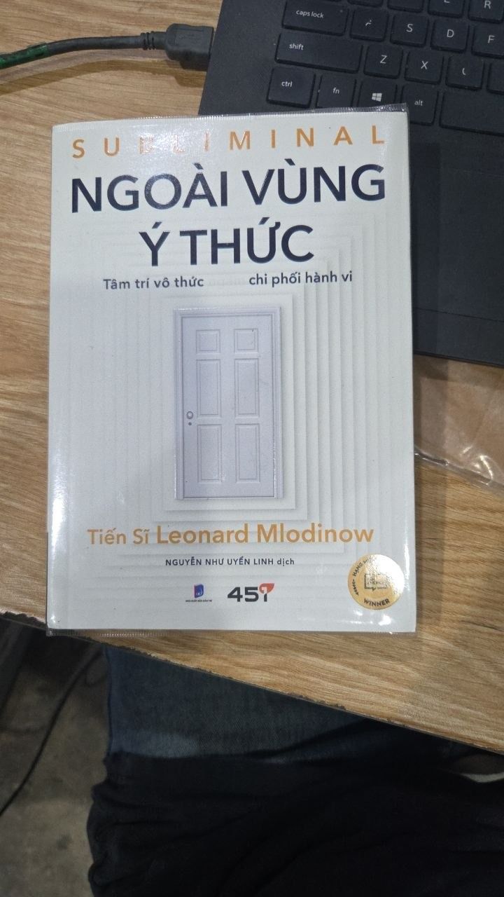 Sách - Ngoài Vùng Ý Thức - Tuệ Tri