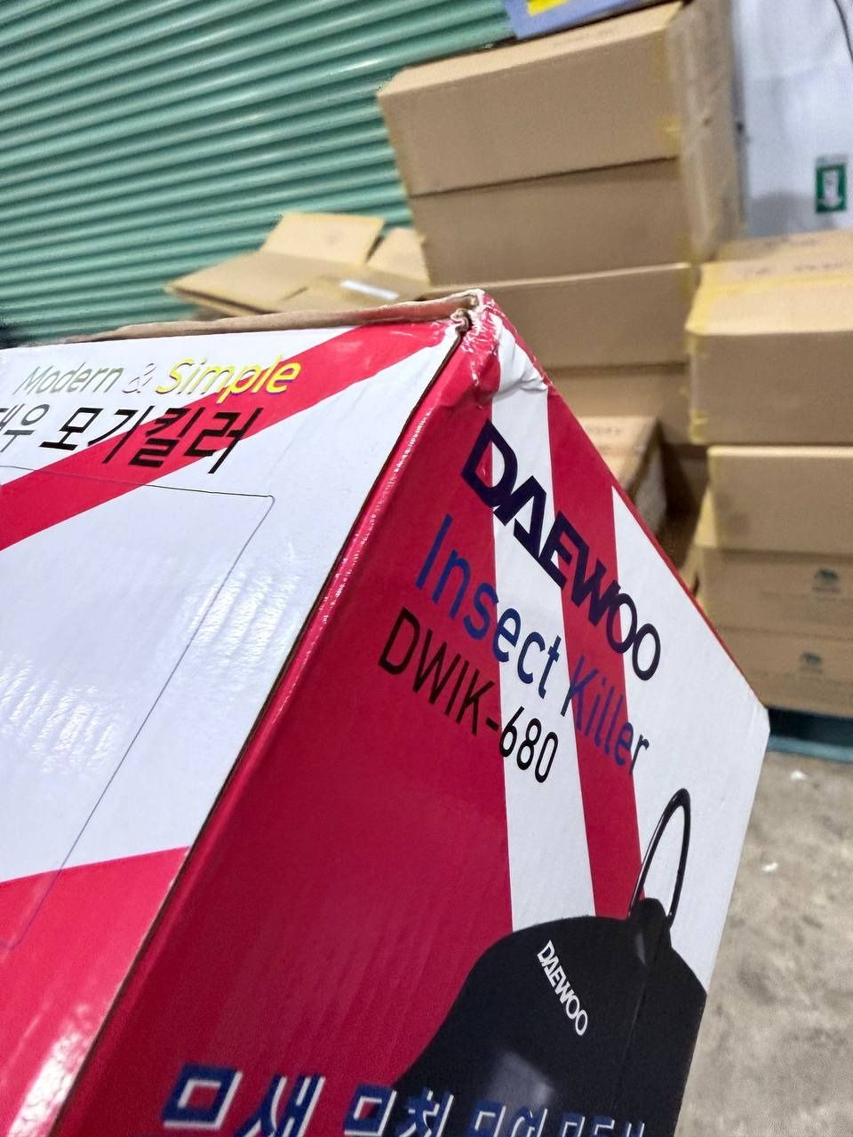 Đèn bắt muỗi Daewoo DWIK-680 Hàng Chính Hãng