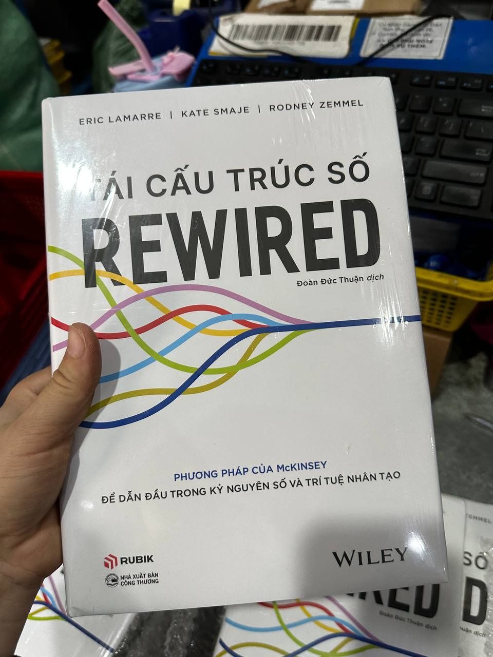 Sách Tái Cấu Trúc Số - Giải Mã Phương Pháp Của McKinsey Để Dẫn Đầu Trong Kỷ Nguyên Số Và Trí Tuệ Nhân Tạo