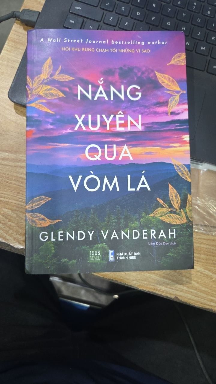 Sách Nắng Xuyên Qua Vòm Lá