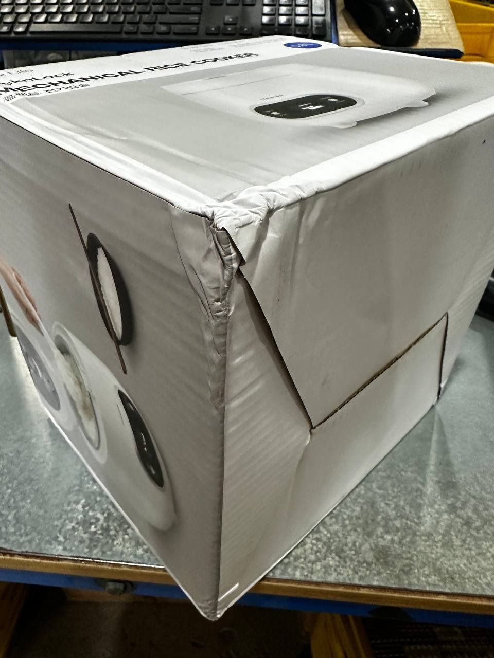 Nồi Cơm Điện Lock Lock Mechanical Rice Cooker EJR426WHT 0.8 Lít - Hàng chính hãng
