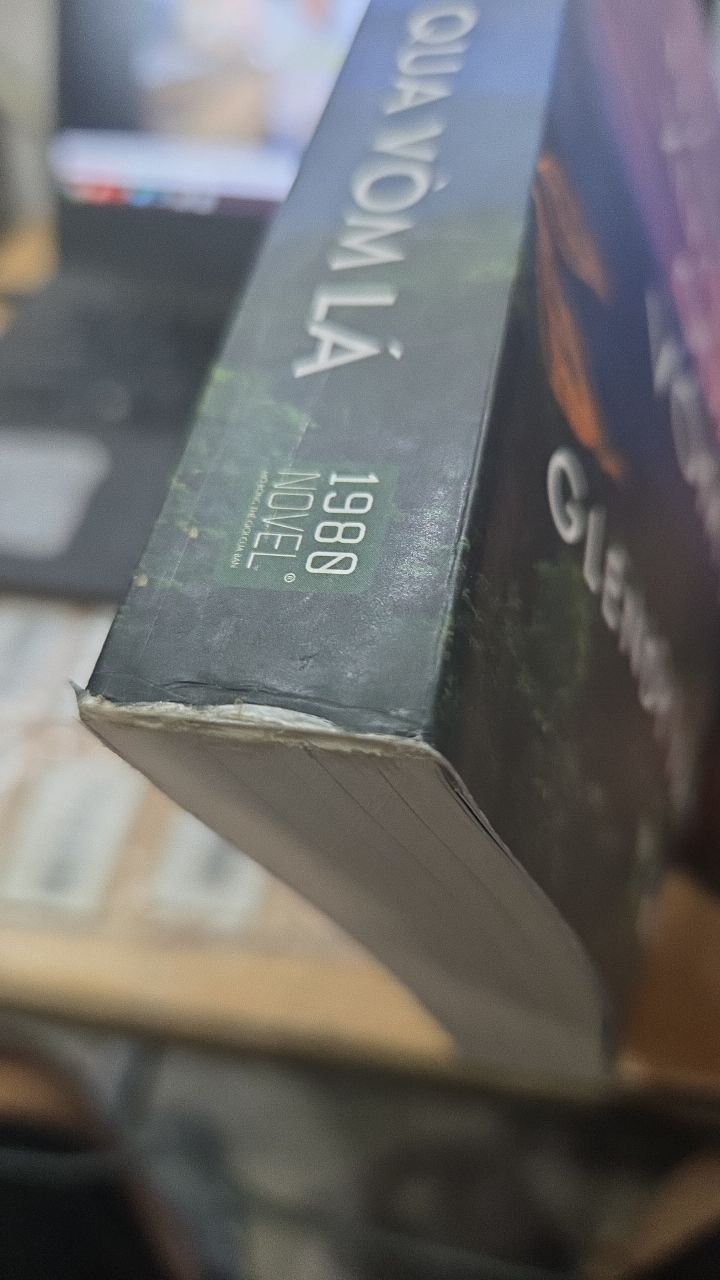 Sách Nắng Xuyên Qua Vòm Lá