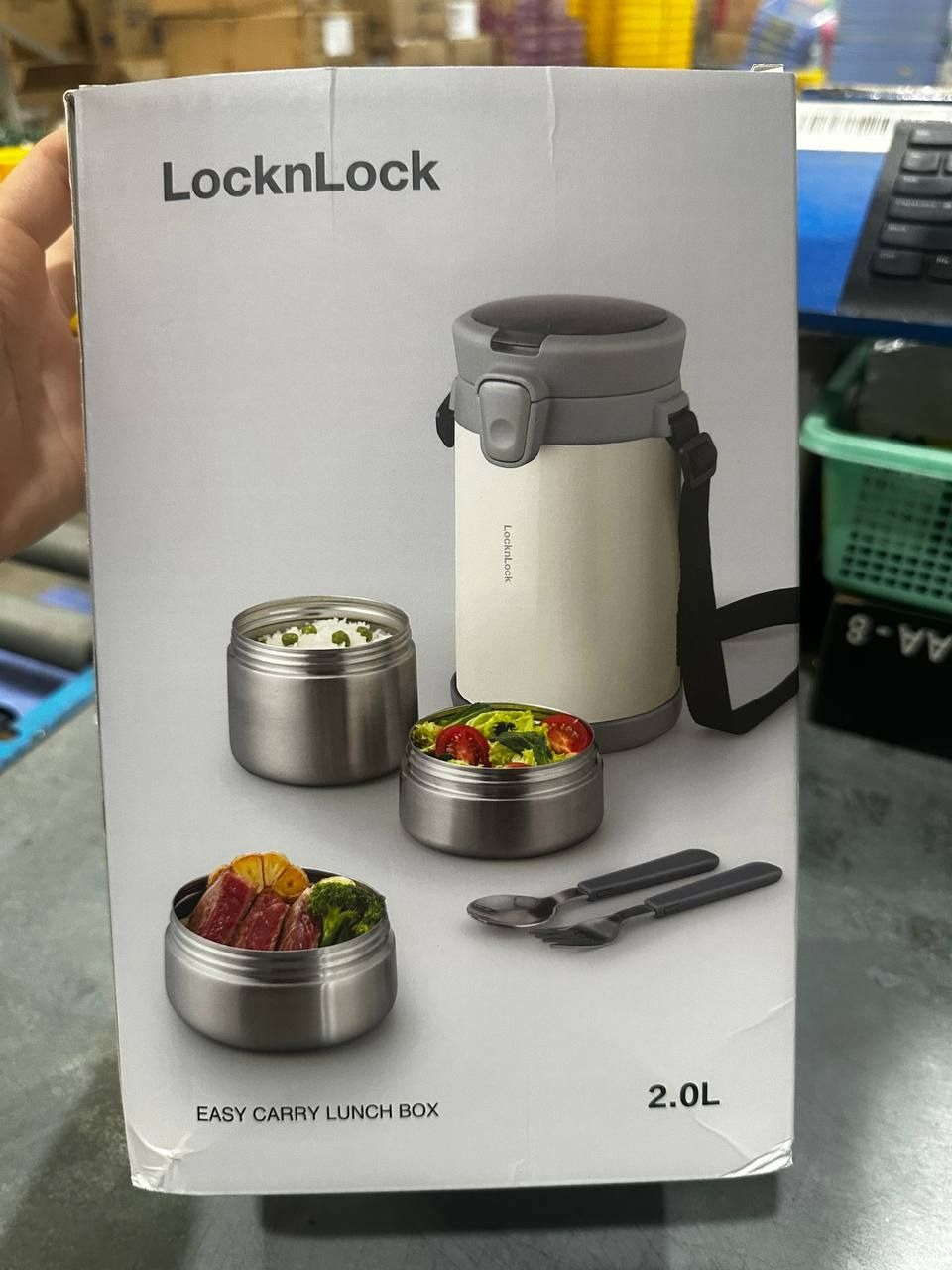 Bộ Hộp Cơm Giữ Nhiệt Lock&amp;Lock Easy Carry 2L LHC8039WHT Có Túi (1 Hộp 720ml, 2 Hộp 420ml Kèm 1 Bộ Muỗng Và Nĩa) Màu Trắng