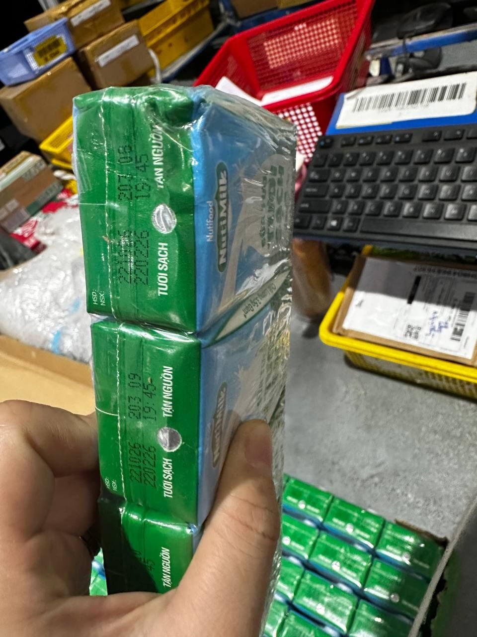 Thùng 48 hộp Sữa Tươi Tươi Sạch NutiMilk Có Đường 110ml