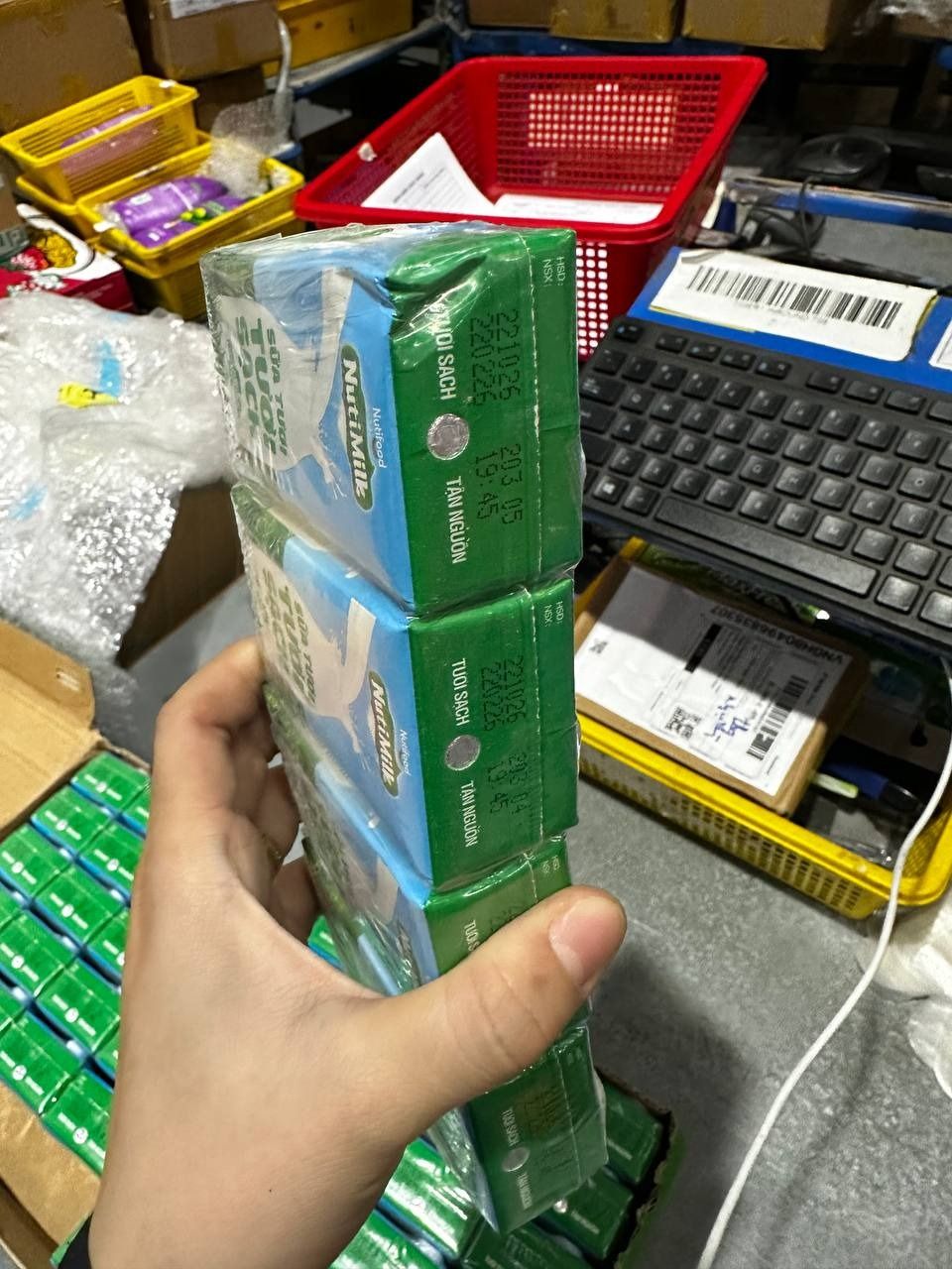 Thùng 48 hộp Sữa Tươi Tươi Sạch NutiMilk Có Đường 110ml