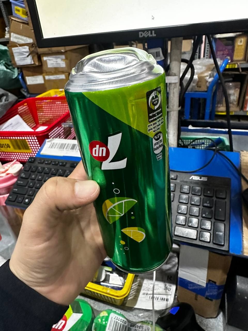 Thùng 24 Lon Nước Ngọt Có Gaz 7Up lon xanh (320ml/lon)