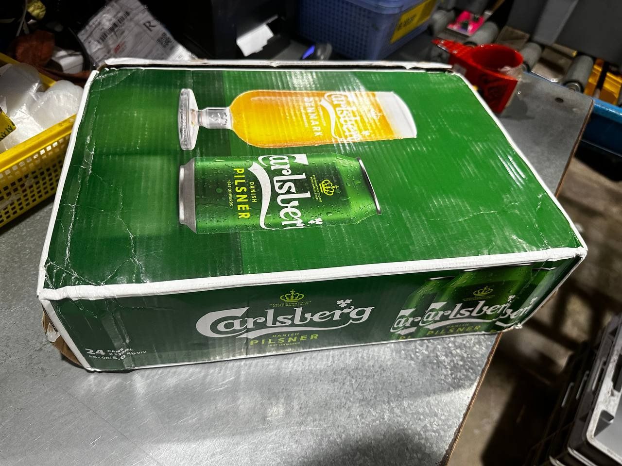 Thùng 24 lon Bia Danish Pilsner Carlsberg (330ml/lon) - Độ cồn 5%