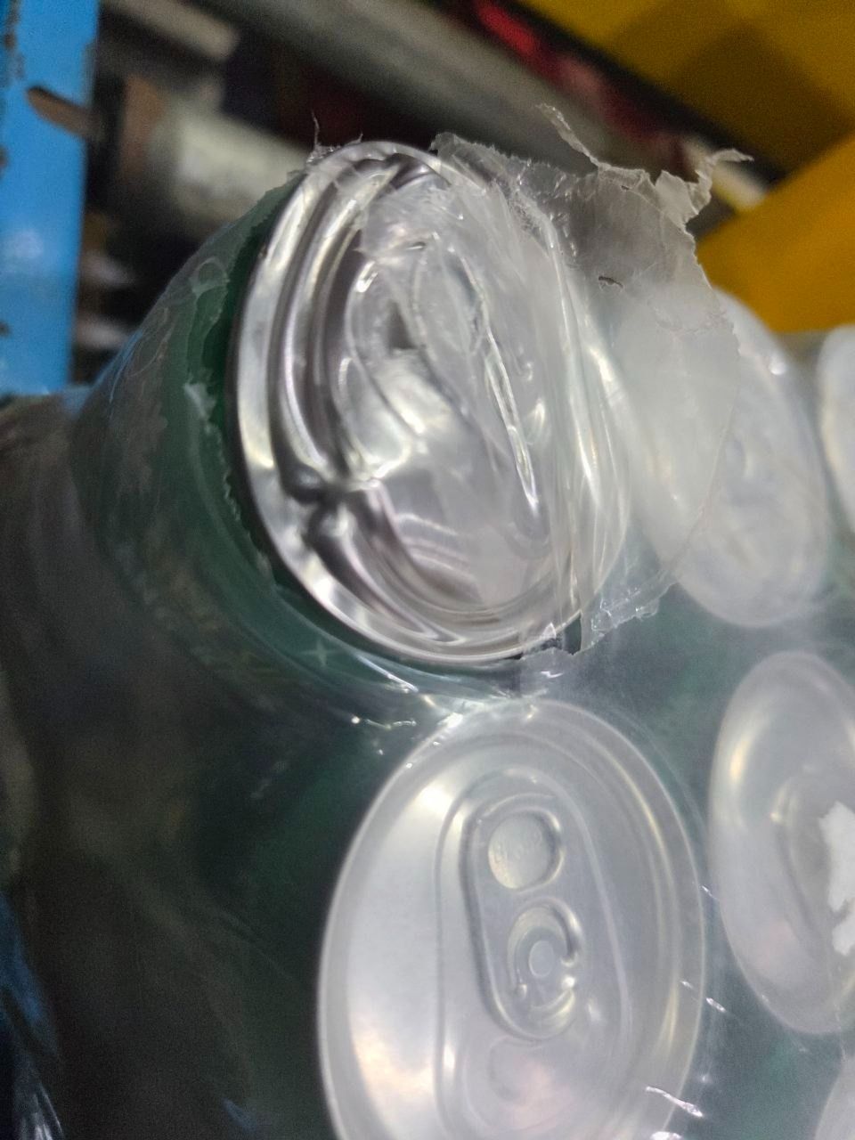 Thùng 24 Lon Nước Ngọt Có Gaz 7Up lon xanh (320ml/lon)
