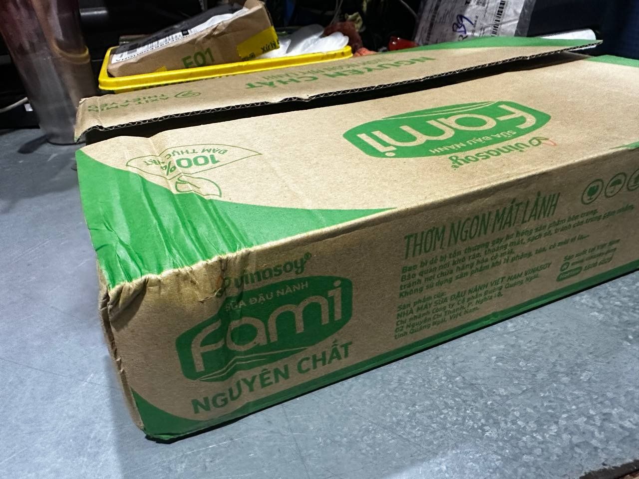 Thùng Sữa đậu nành Vinasoy Fami nguyên chất (200ml x 36 Hộp)