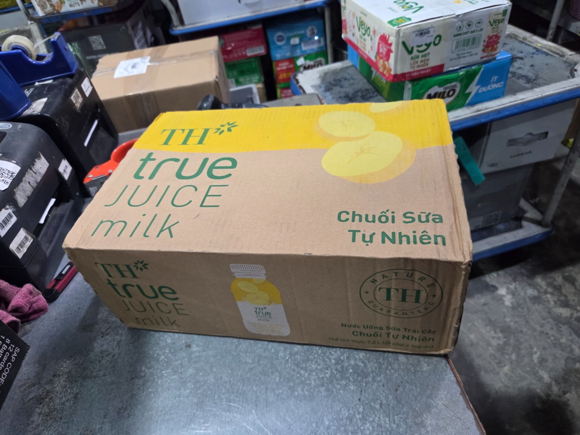 Thùng 24 chai nước uống sữa trái cây TH true JUICE milk hương vị chuối tự nhiên 300 ml