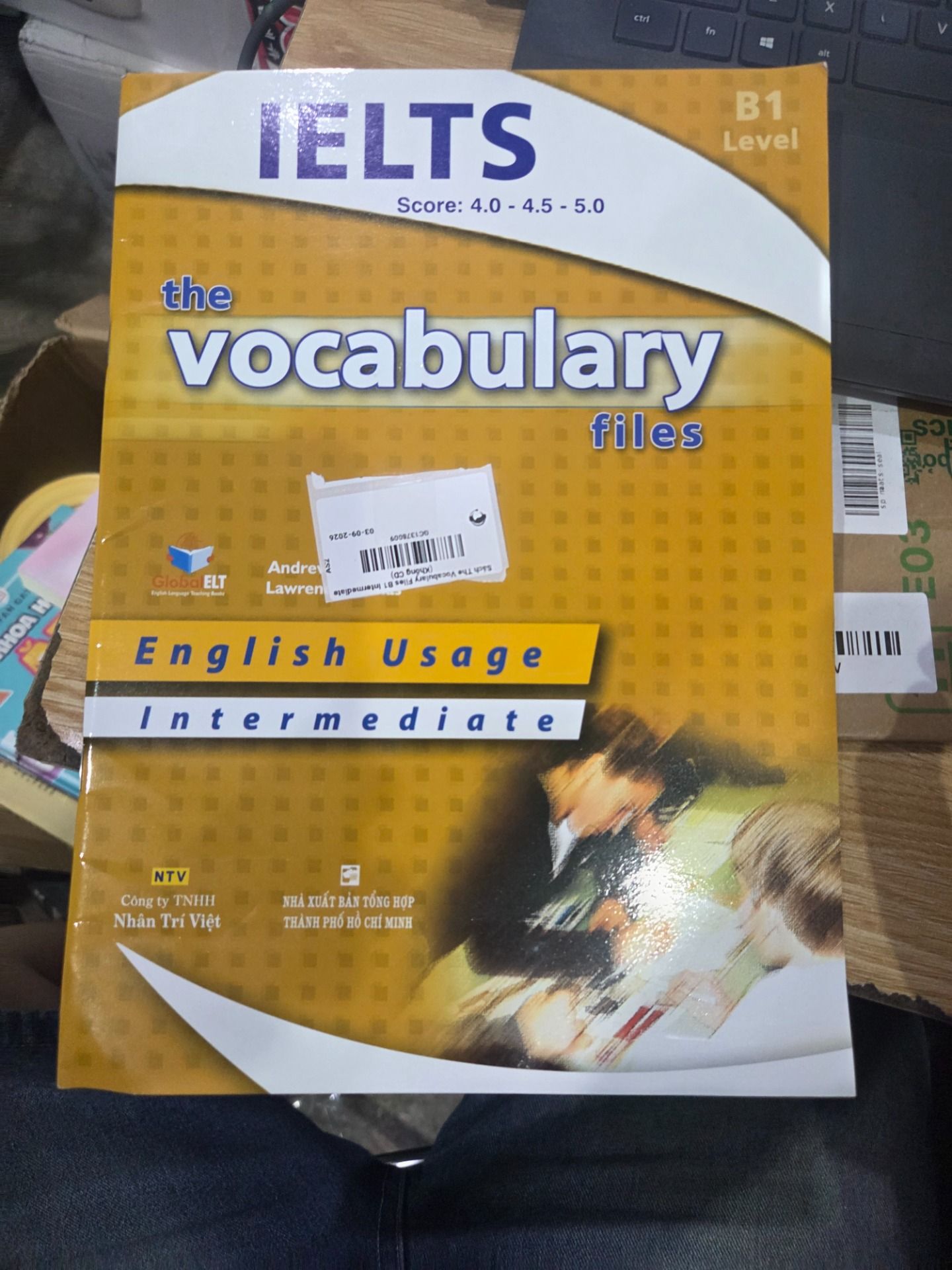 Sách The Vocabulary Files B1 Intermediate (Không CD)