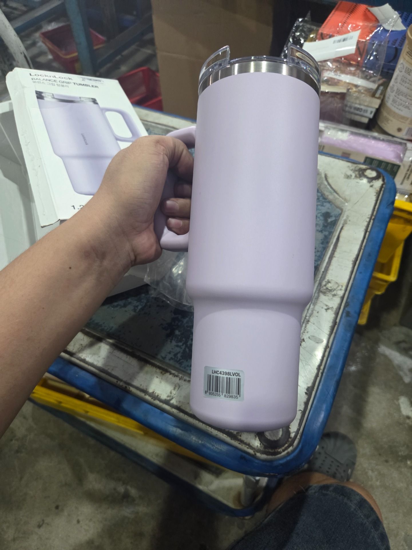 Bình giữ nhiệt LocknLock Balance grip tumbler LHC4397 dung tích 900ml / LHC4398 dung tích 1.2L có quai - 3 màu - LHC4398LVOL - 1.2L