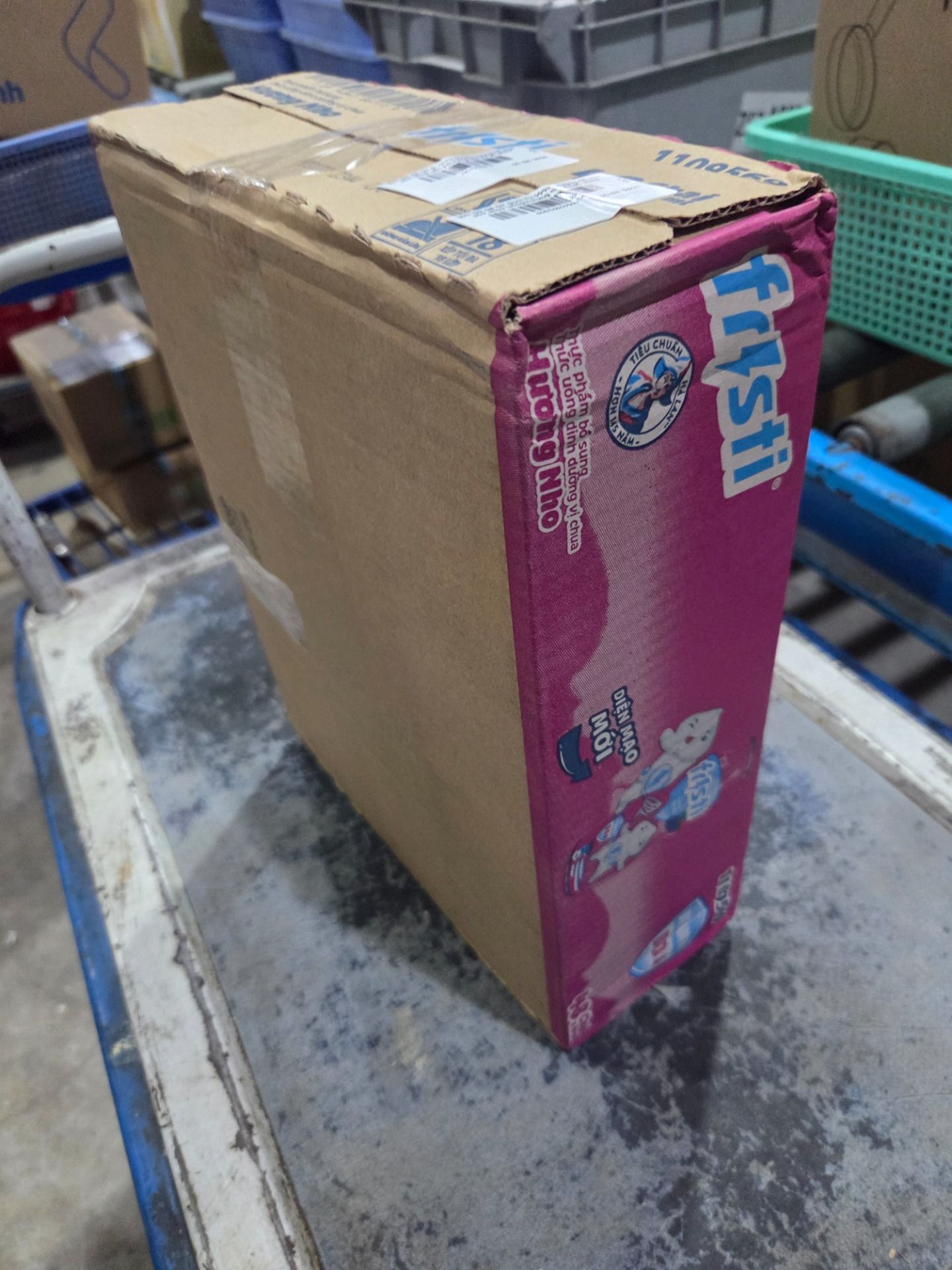 [05-09.08 QT Đơn Từ 999K] Thùng 48 chai sữa chua uống hương nho Fristi 80ml