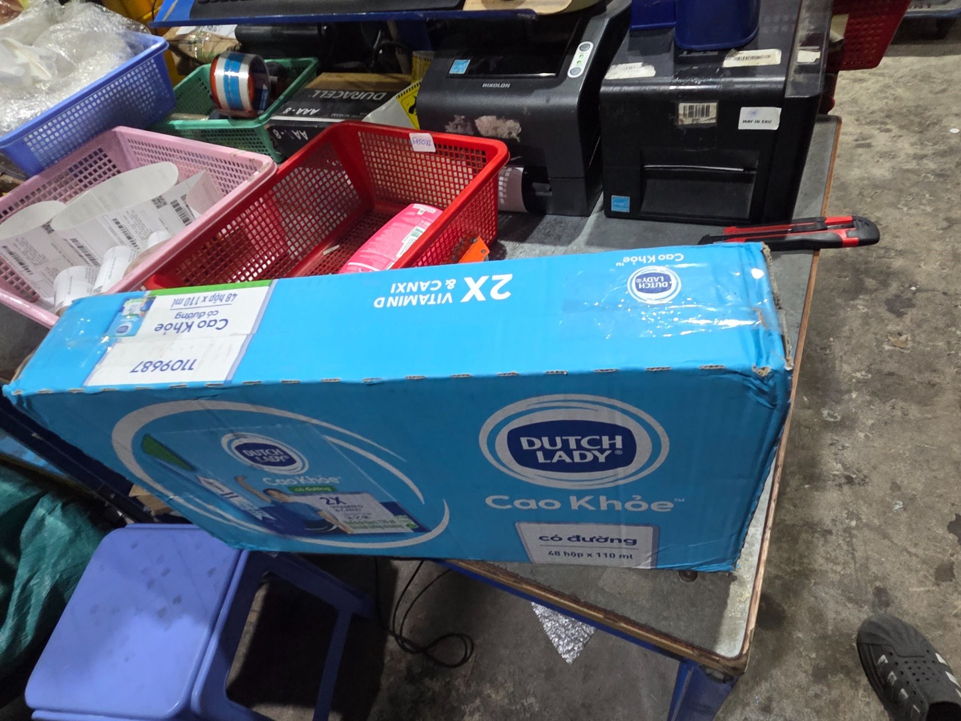Thùng 48 Hộp Sữa Uống Dutch Lady Cô Gái Hà Lan Có Đường Cao Khỏe (48X110ml)