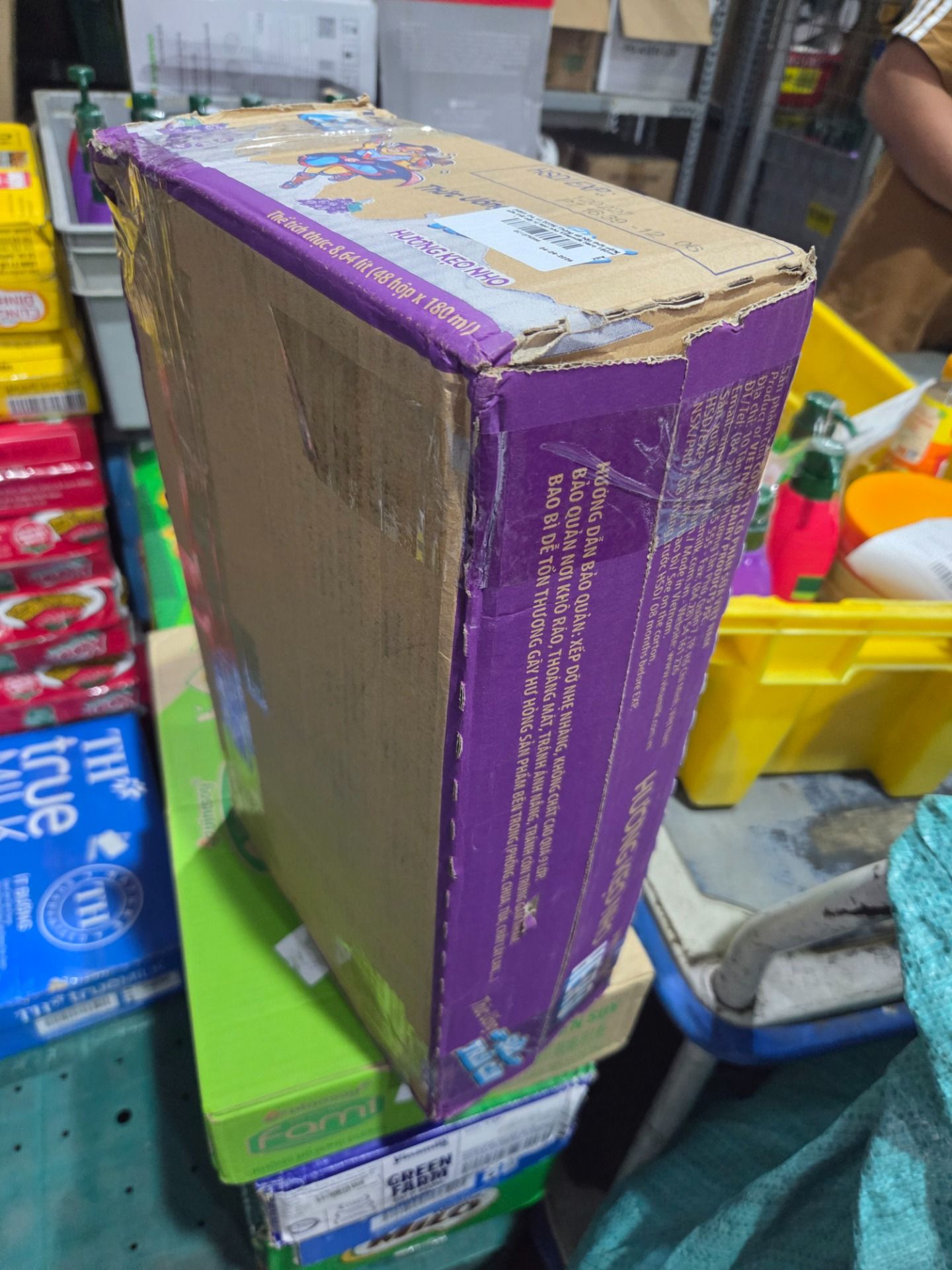 [HSD: 04.10.2026] Thùng 48 hộp thức uống sữa trái cây vị kẹo nho Vinamilk Hero 180ml
