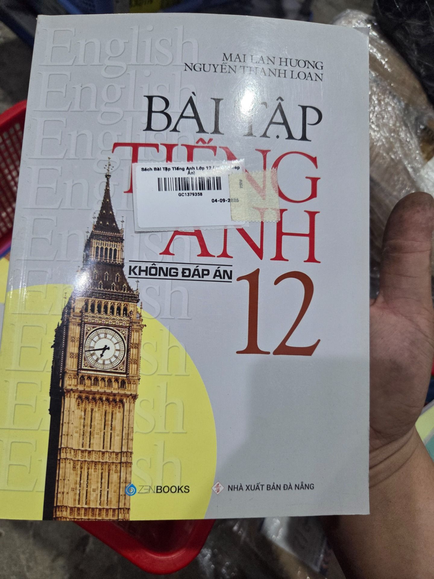 Sách Bài Tập Tiếng Anh Lớp 12 ( Không Đáp Án)