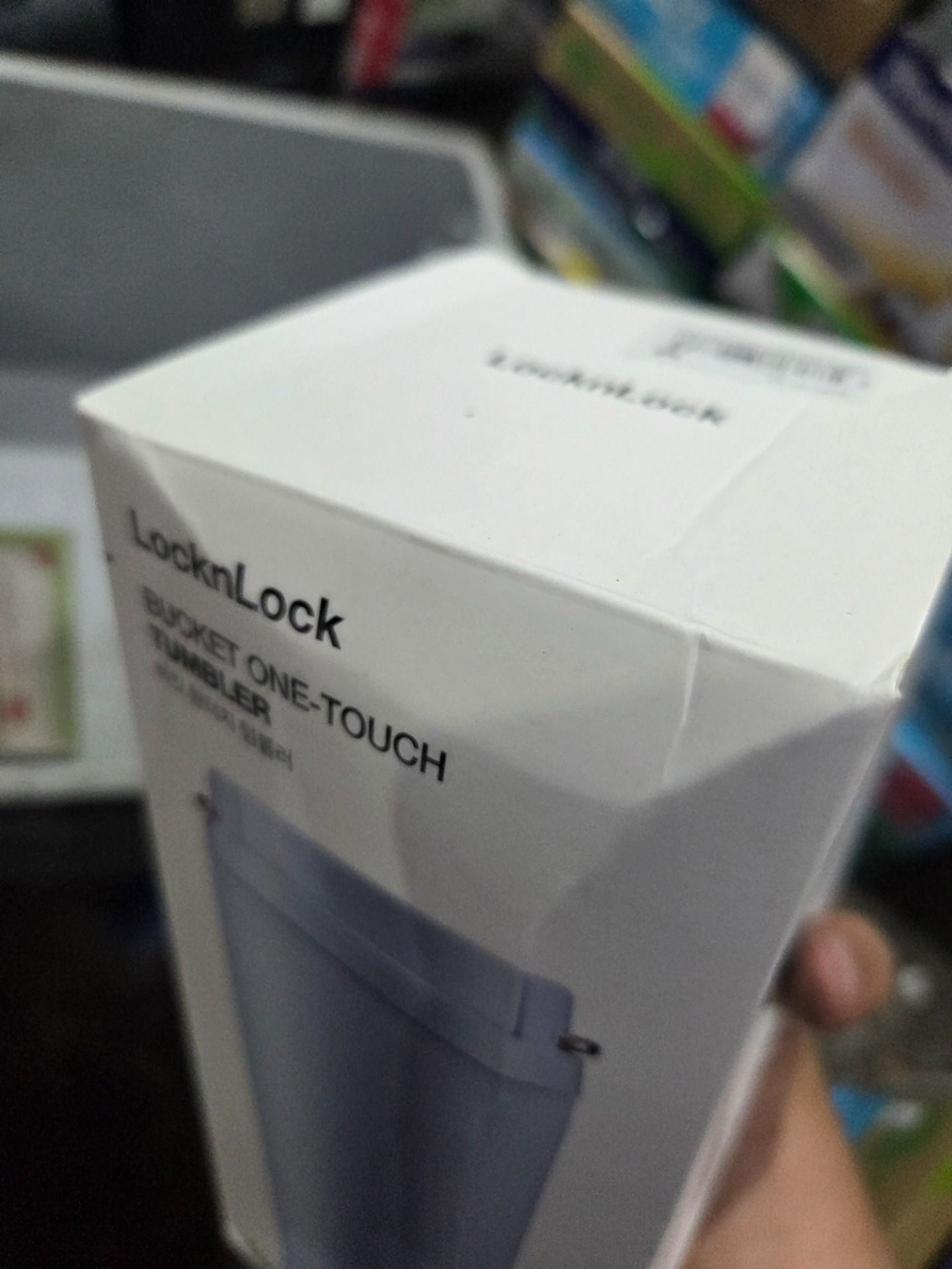 Bình giữ nhiệt LocknLock Bucket One-Touch LHC3345 có quai dung tích 550ml thép không gỉ - 3 màu - LHC3345BLU - Màu xanh dương