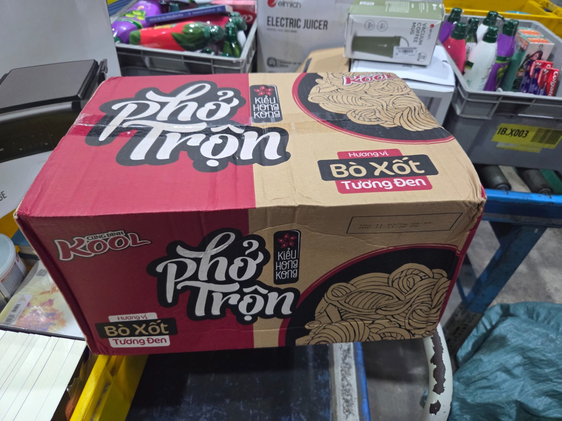 Thùng 12 Hộp Phở Trộn Bò Sốt Tương Đen Cung Đình Kool (80g / Hộp)