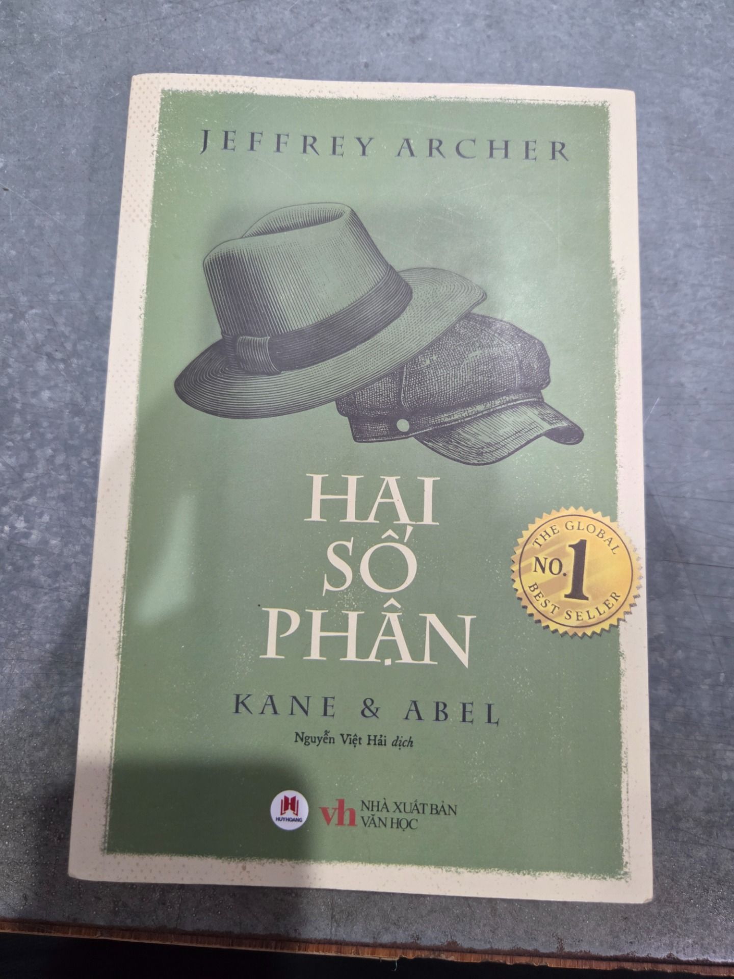 Sách Hai số phận (bìa mềm)