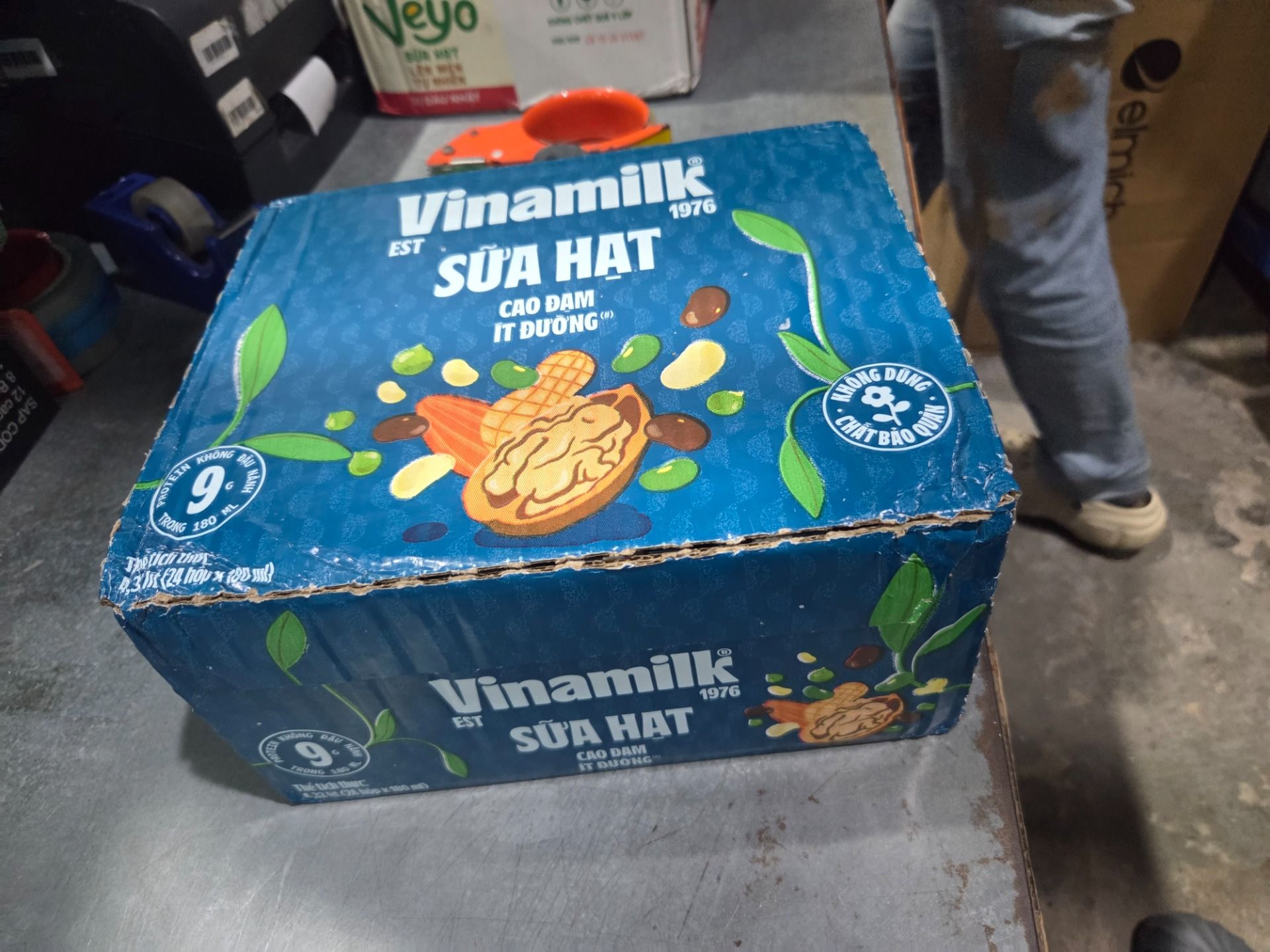 Thùng 24 hộp sữa hạt cao đạm Vinamilk ít đường 180ml