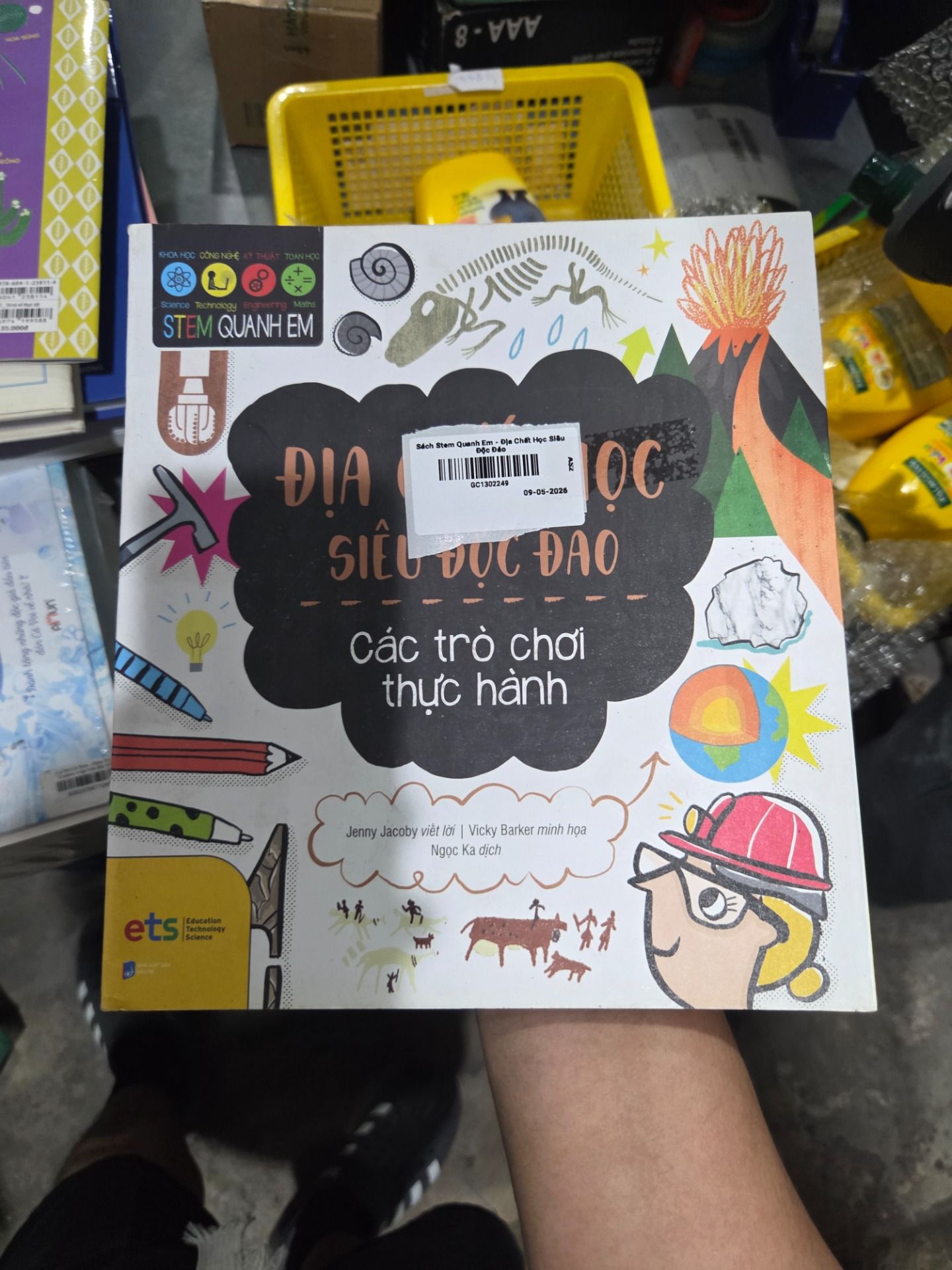 Sách Stem Quanh Em - Địa Chất Học Siêu Độc Đáo