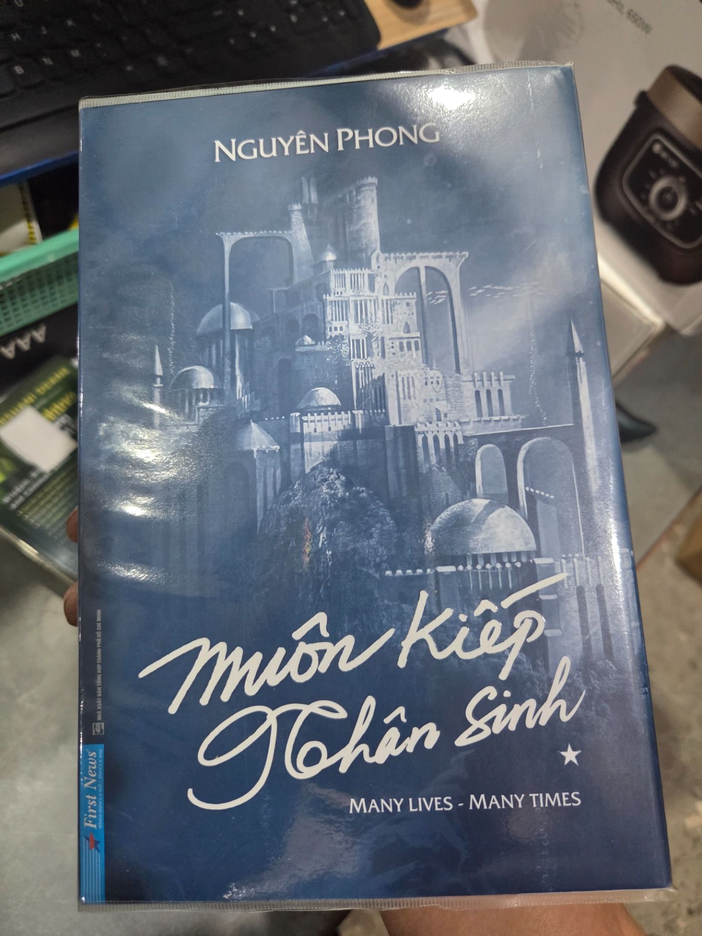 Sách Muôn Kiếp Nhân Sinh (Bìa Cứng) - Nguyên Phong