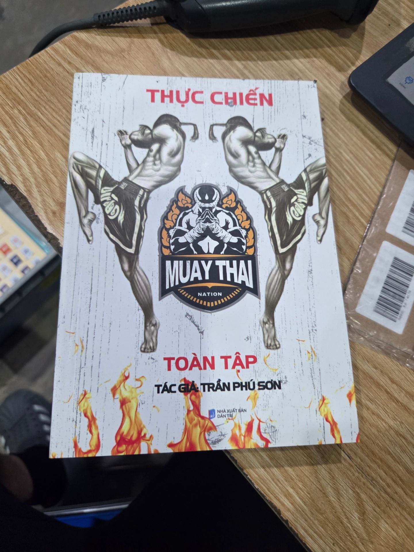 Sách Thực chiến MUAY Thái toàn tập (SDV)
