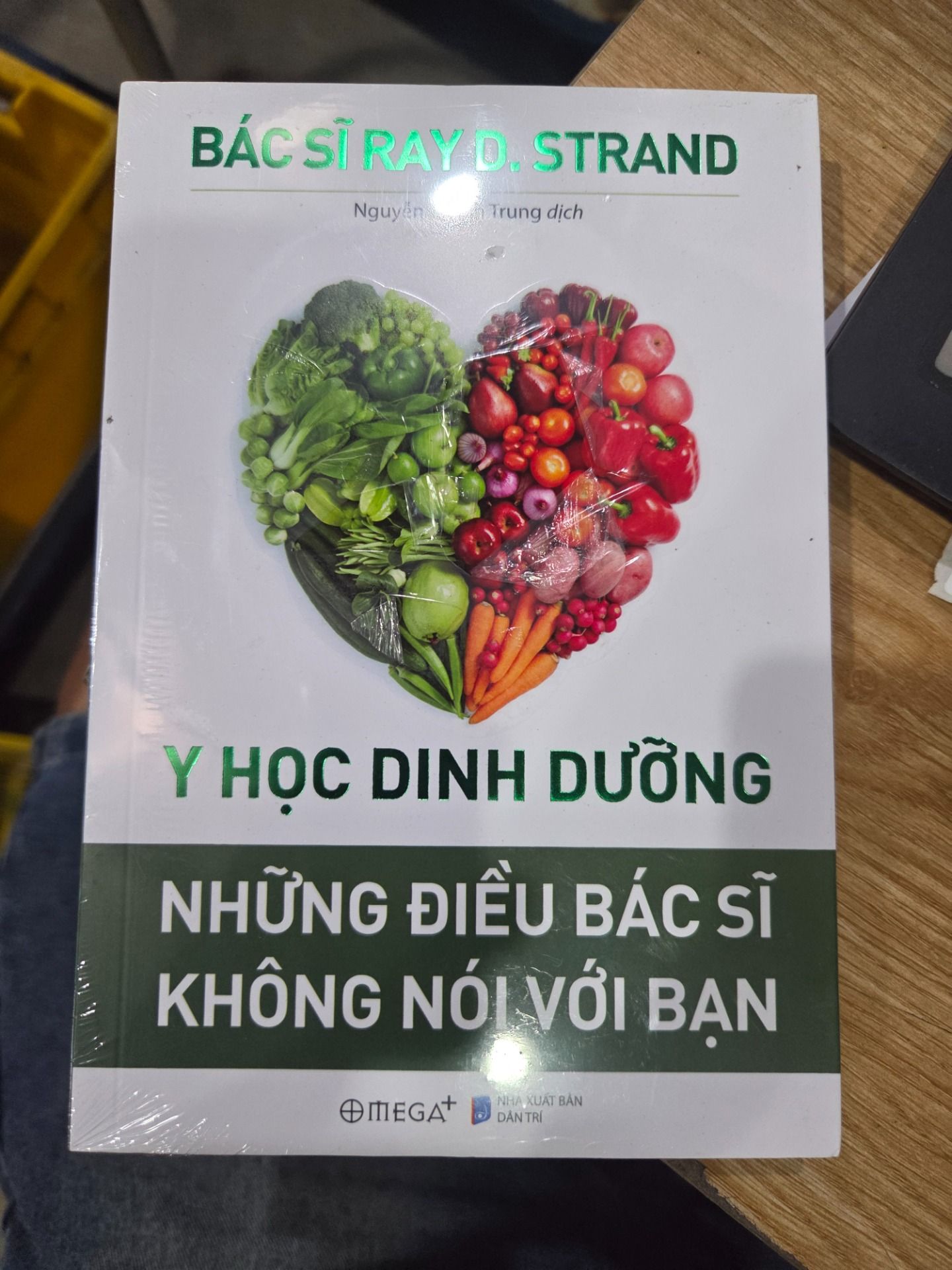 Sách Y học dinh dưỡng - Những điều bác sĩ không nói với bạn
