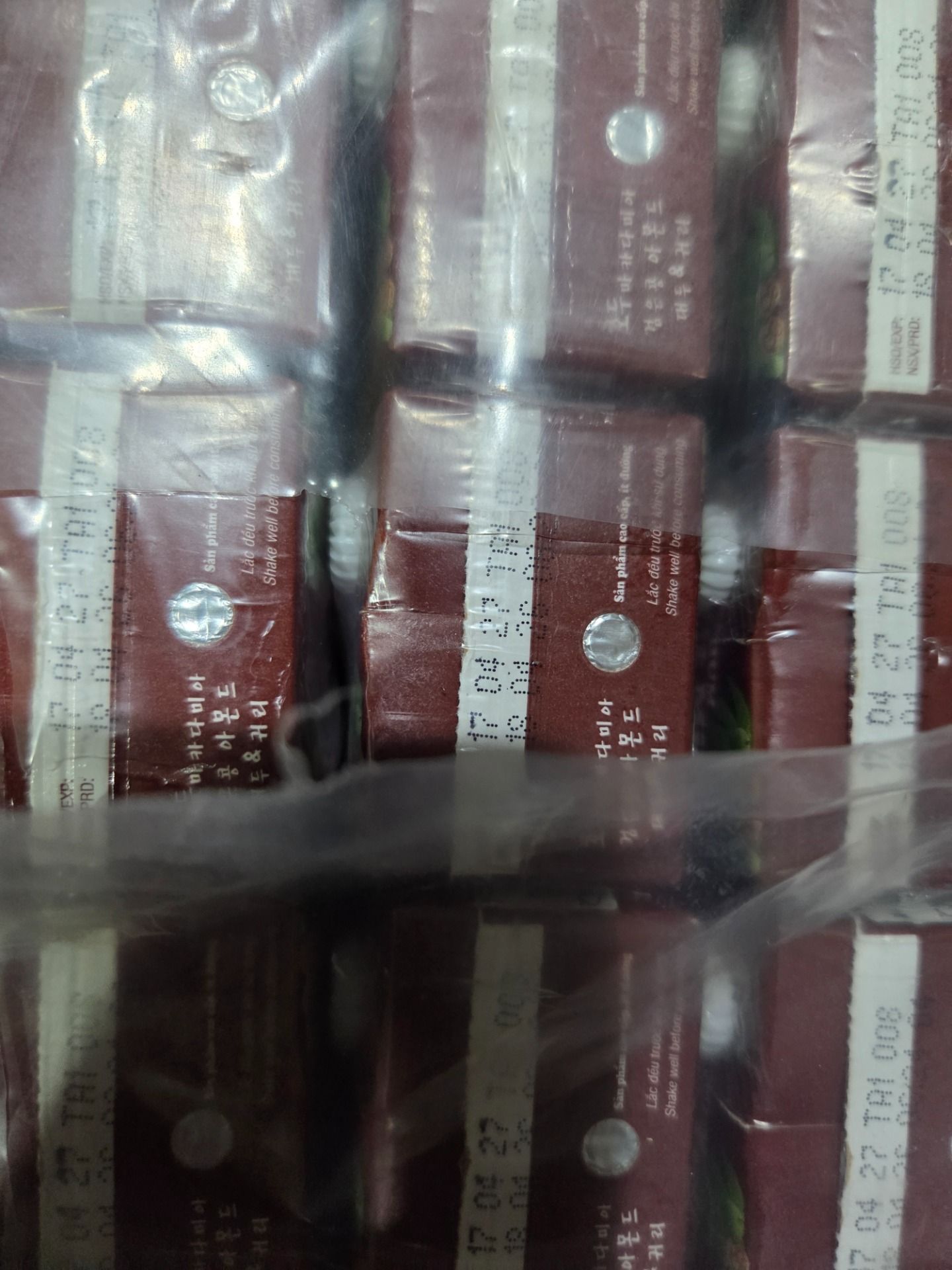 Sữa hạt cao cấp Óc chó-Macca-Đậu đen-Hạnh nhân-Đậu nành & Yến mạch ít đường 190ml (24 hộp/thùng)