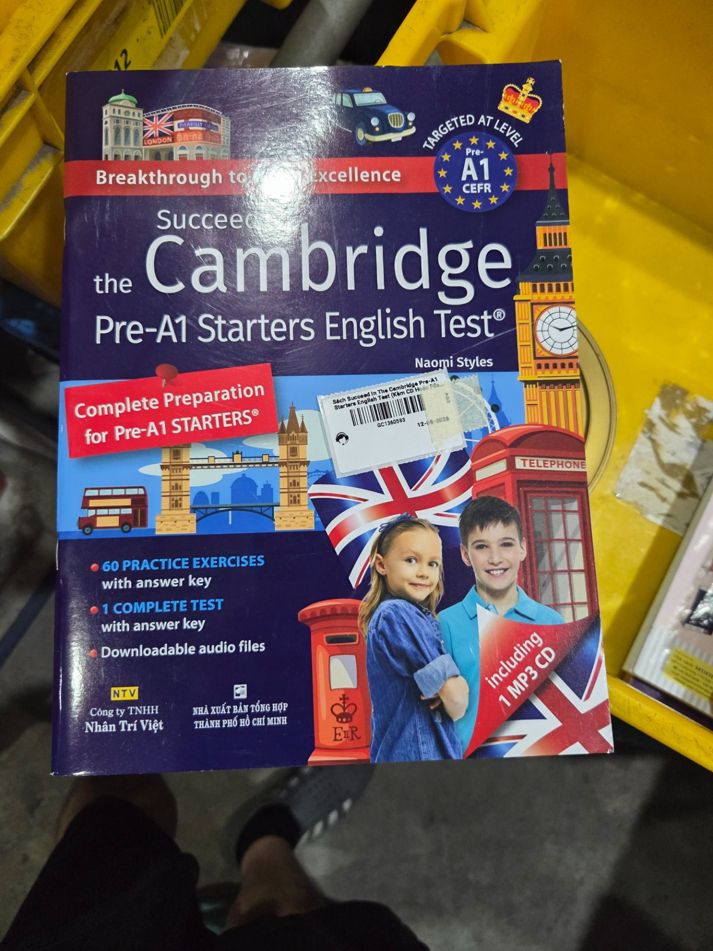 Sách Succeed In The Cambridge Pre-A1 Starters English Test (Kèm CD Hoặc File MP3)