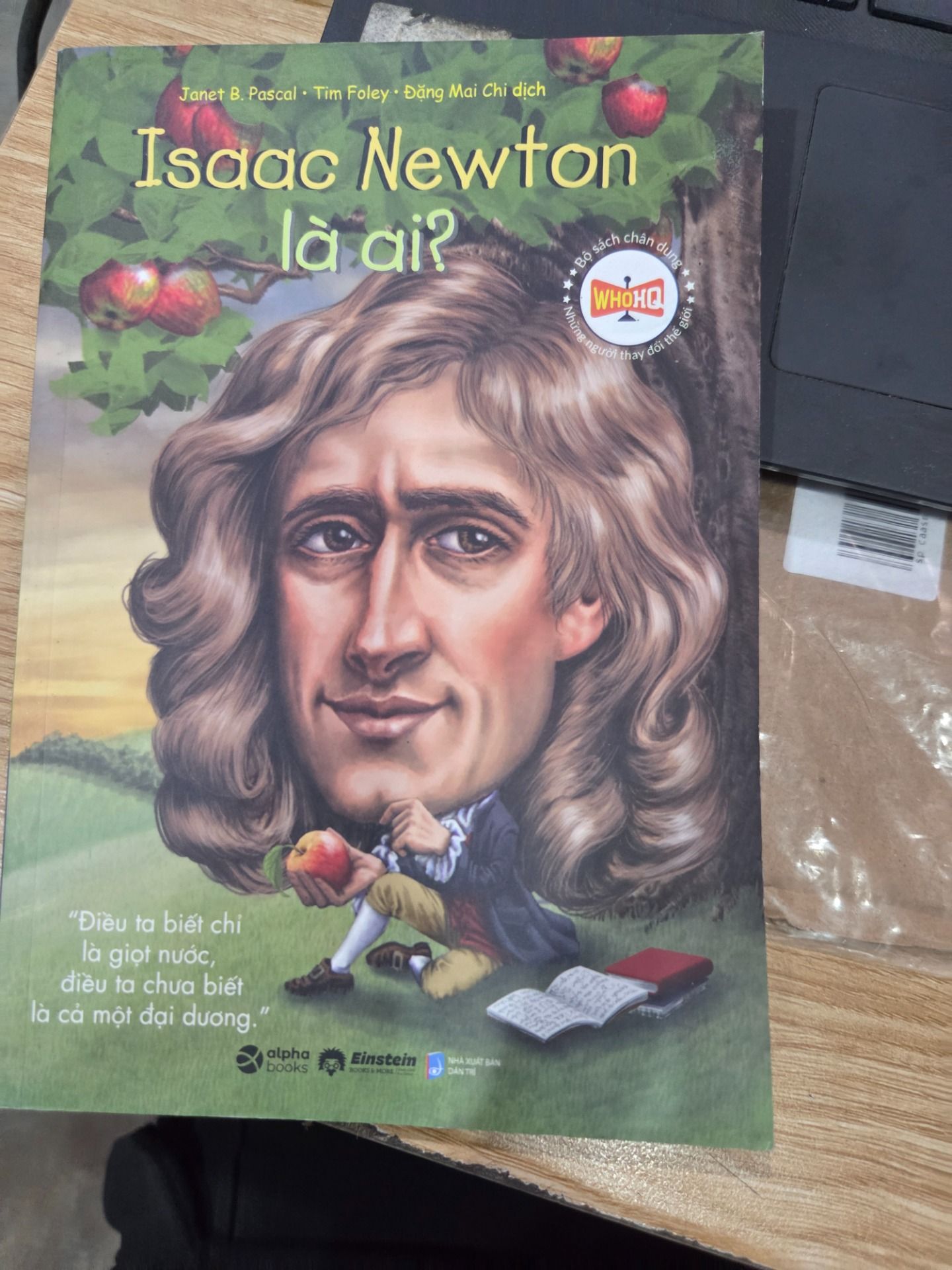 Bộ Sách Chân Dung - Isaac Newton Là Ai (Tái Bản)