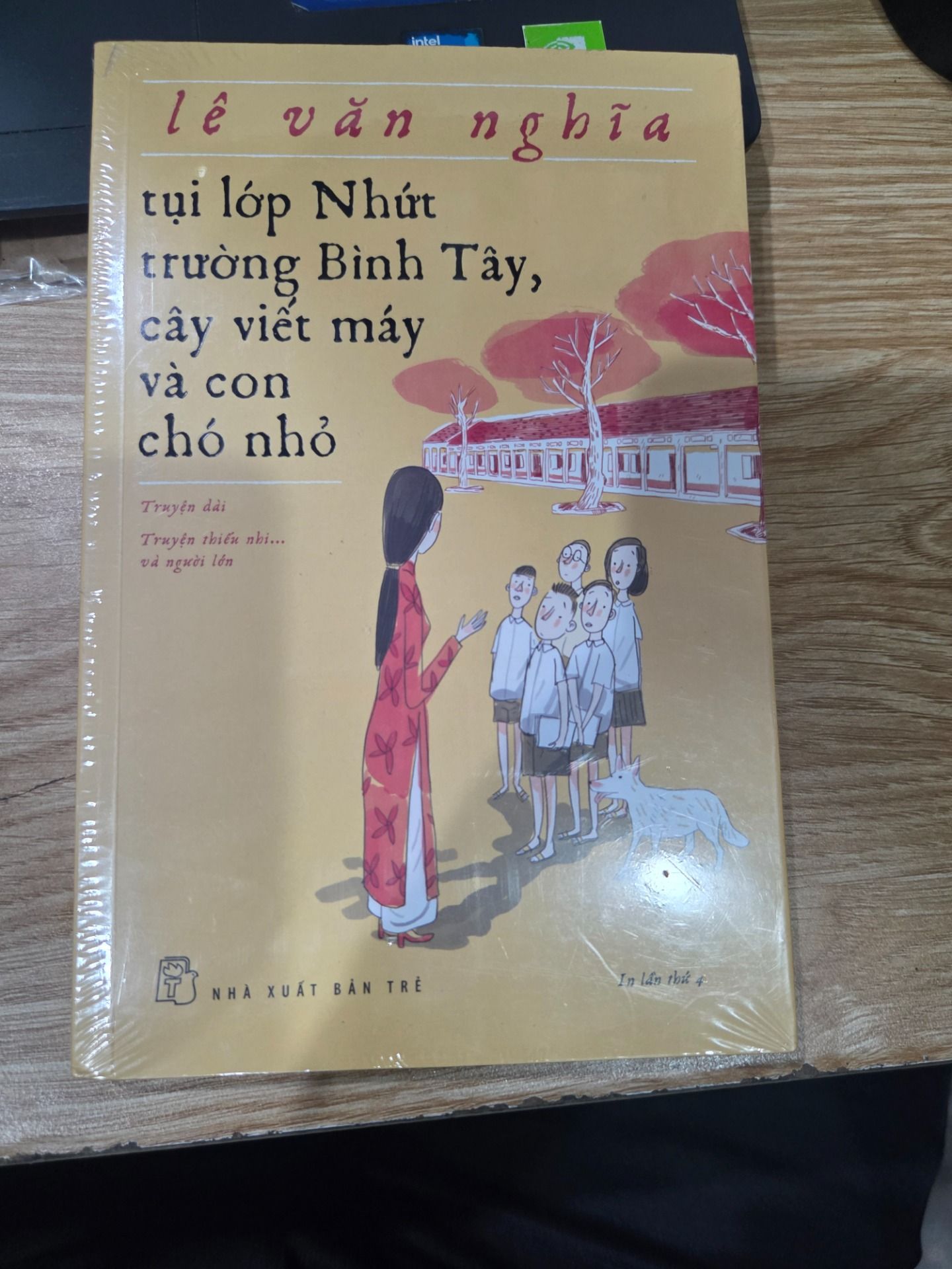 Sách Tụi Lớp Nhứt Trường Bình Tây, Cây Viết Máy Và Con Chó Nhỏ