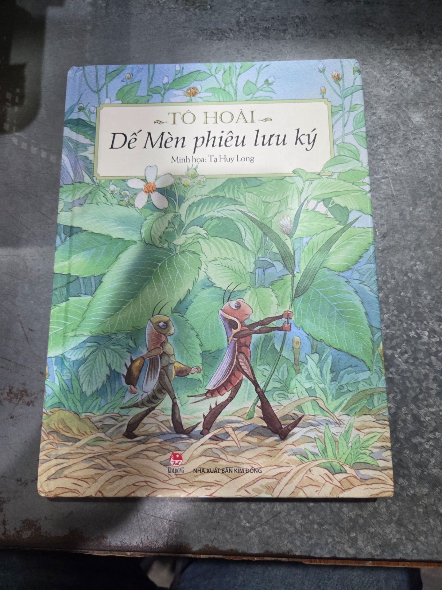 Sách Dế Mèn Phiêu Lưu Ký