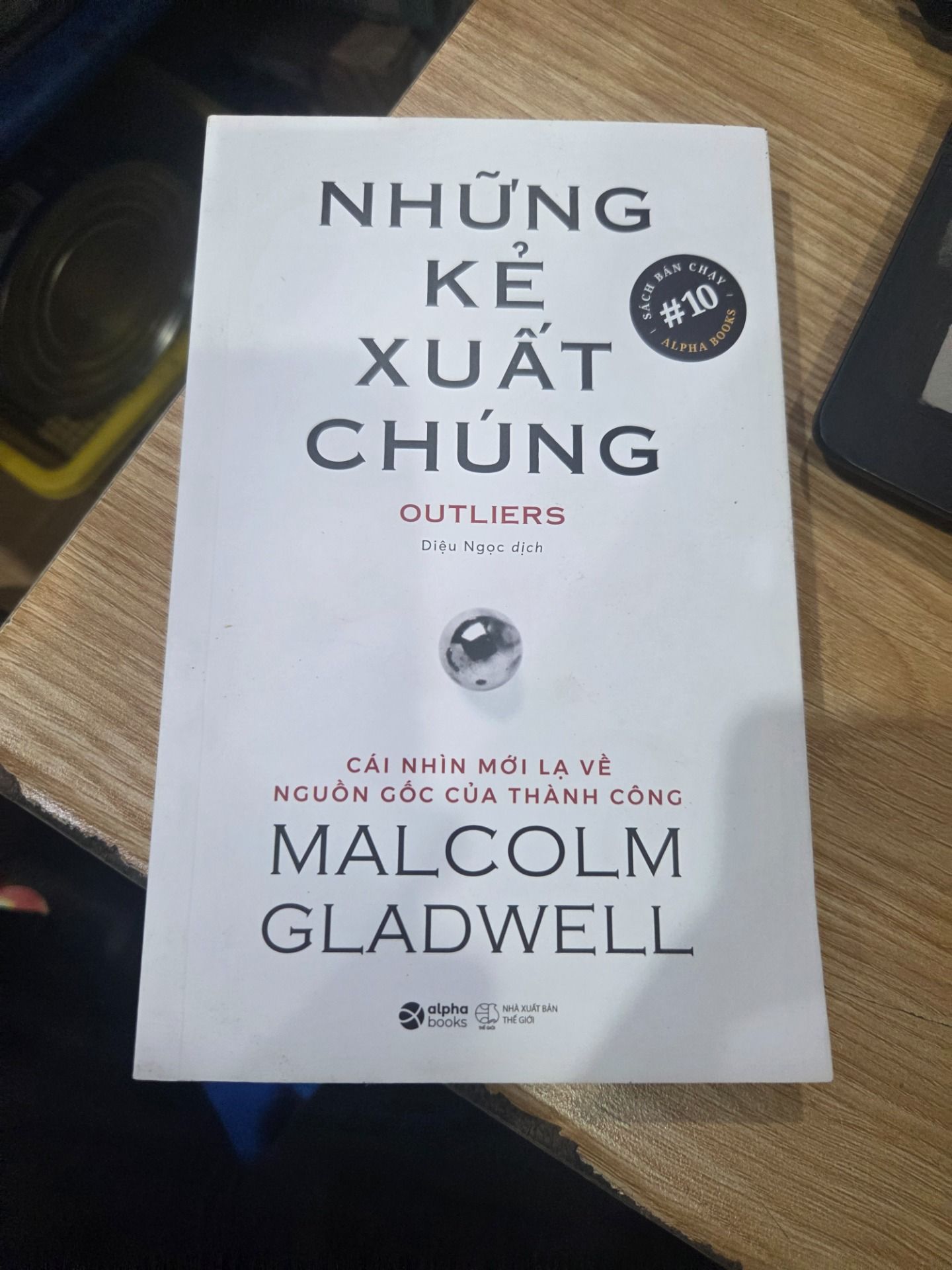 Sách Những Kẻ Xuất Chúng (Tái Bản)