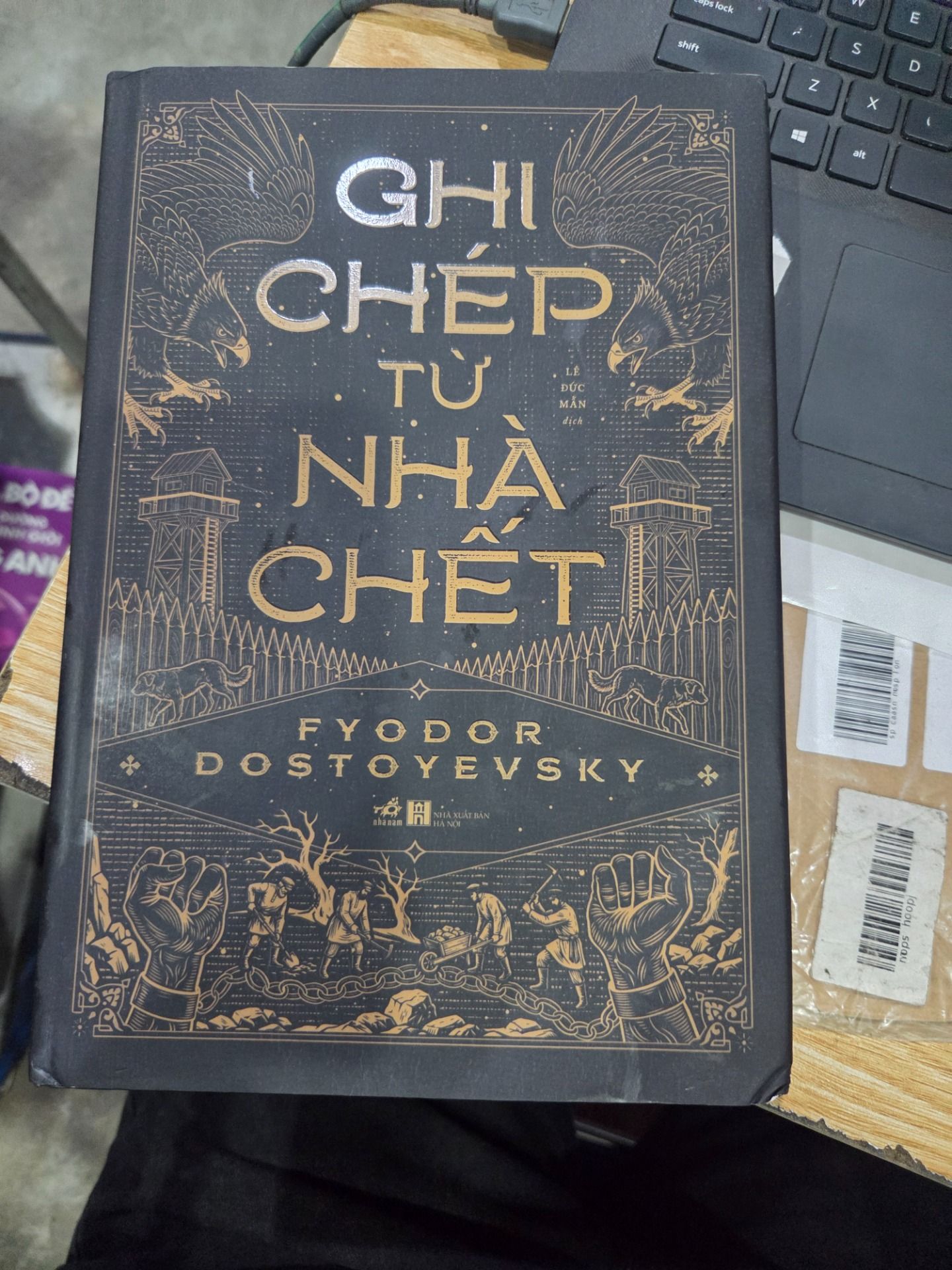Sách Ghi Chép Từ Nhà Chết