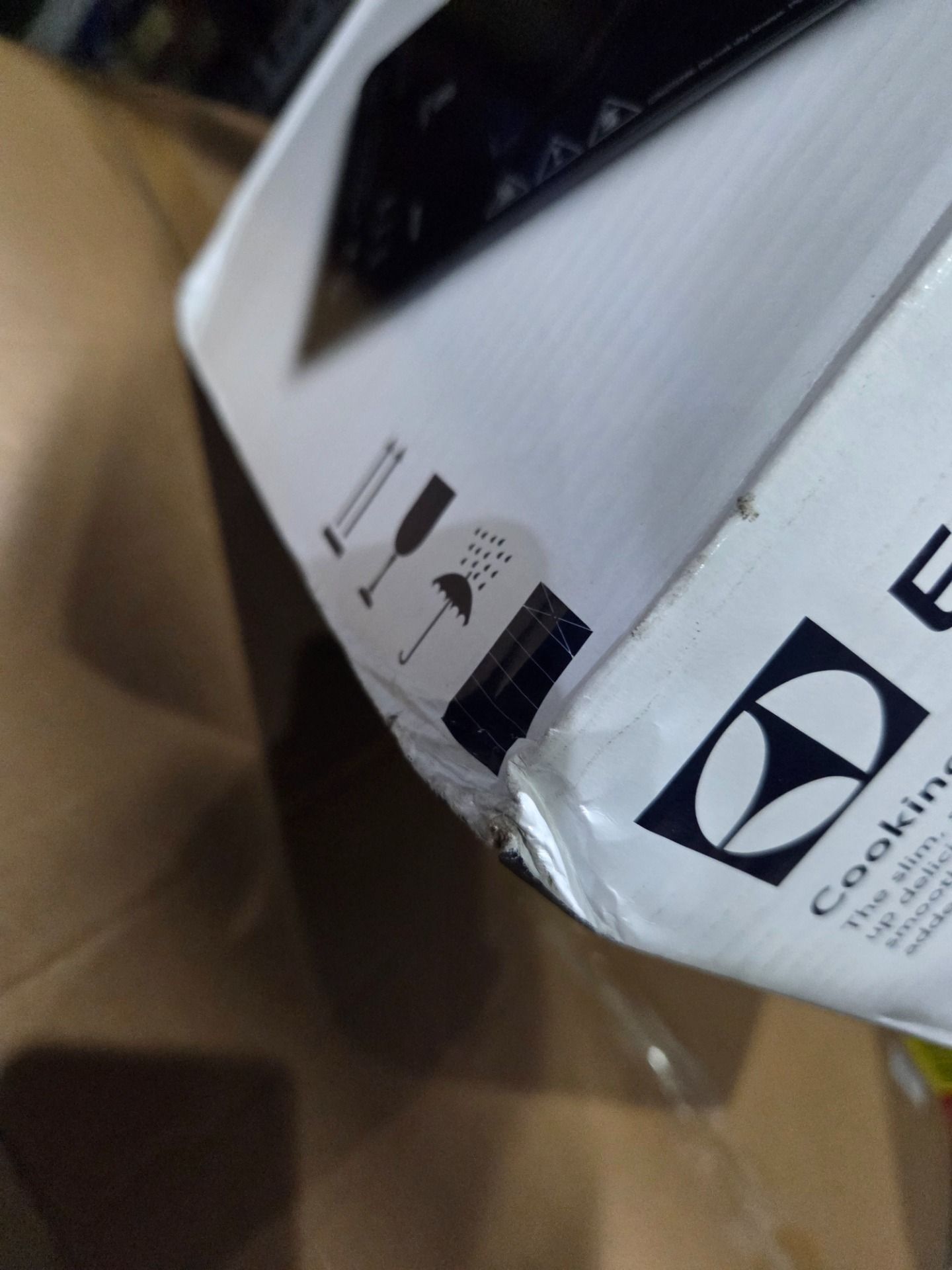 Bếp từ đơn Electrolux ETD42SKA - Hàng chính hãng