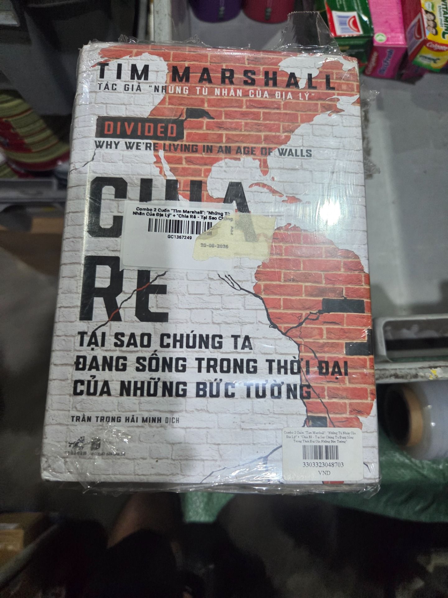 Combo 2 Cuốn "Tim Marshall": "Những Tù Nhân Của Địa Lý" + "Chia Rẽ - Tại Sao Chúng Ta Đang Sống Trong Thời Đại Của Những Bức Tường"