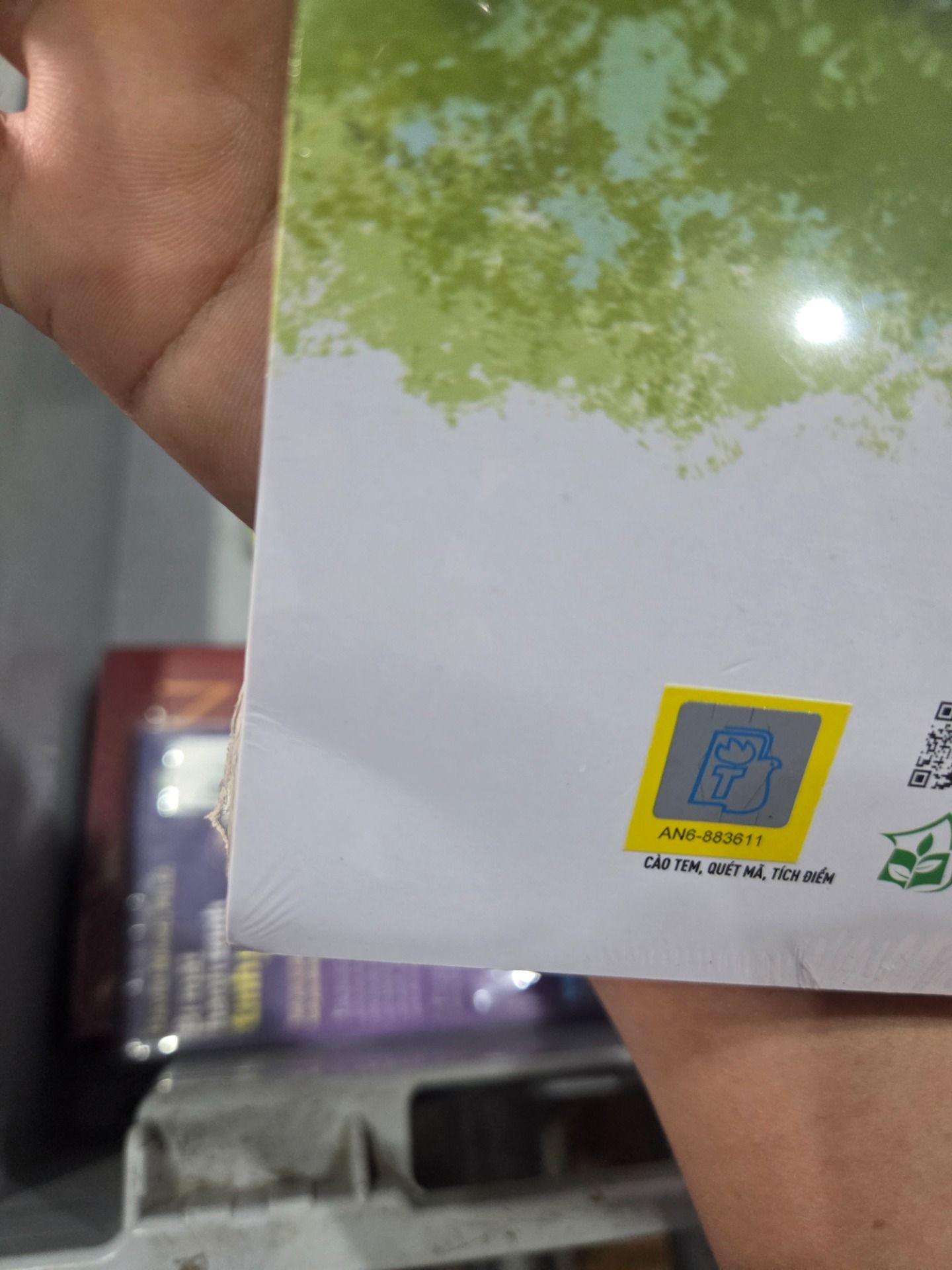Sách Chuyện Tình Thị Trấn (Nguyễn Nhật Ánh) - NXB Trẻ - 2 phiên bản & quà tặng kèm - Bìa mềm