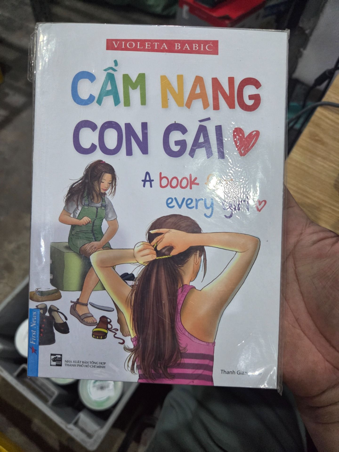 Sách Cẩm Nang Con Gái (Tái Bản)