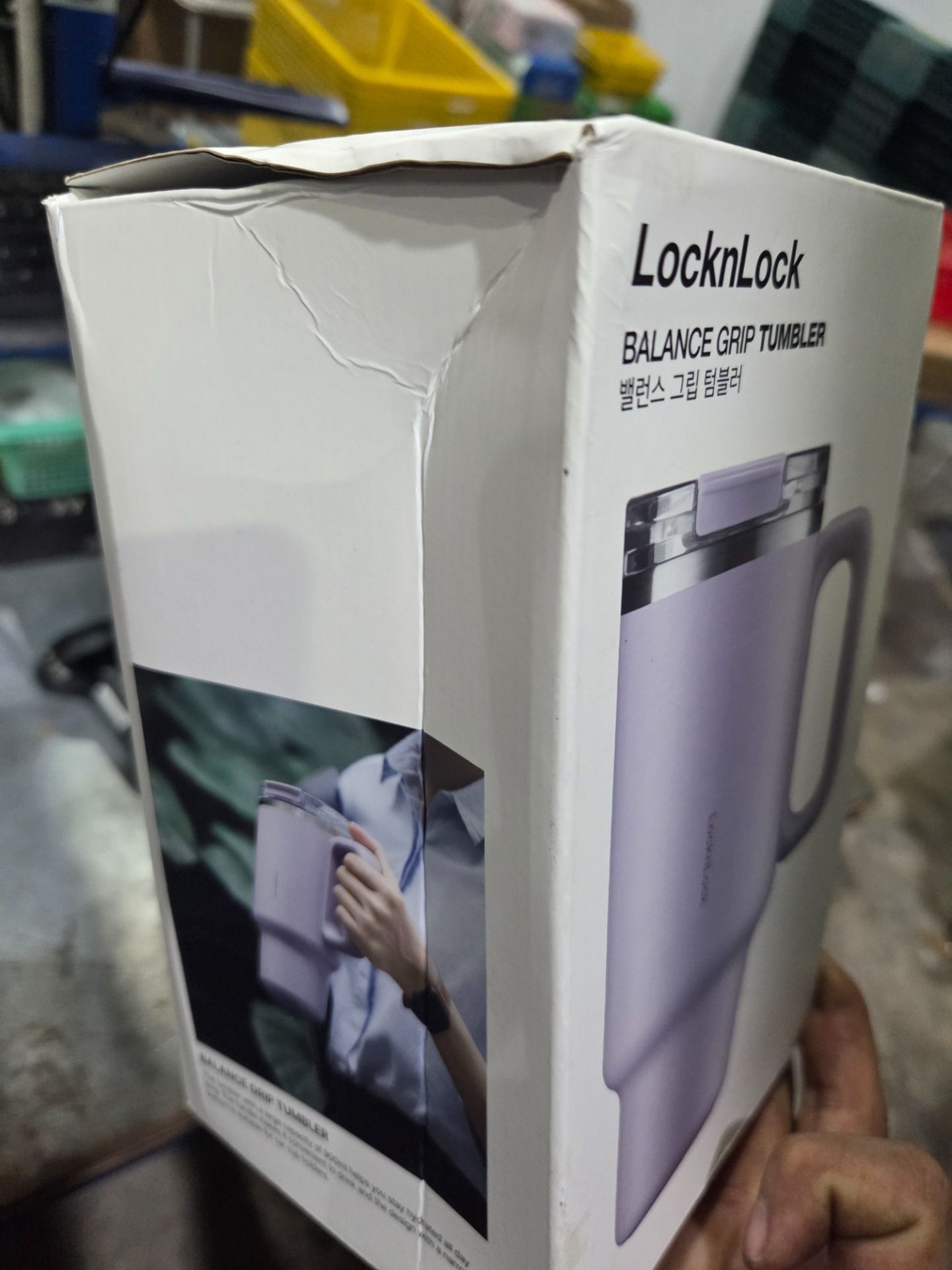 Bình giữ nhiệt LocknLock Balance grip tumbler LHC4397 dung tích 900ml / LHC4398 dung tích 1.2L có quai - 3 màu - LHC4397LVOL - 900ml
