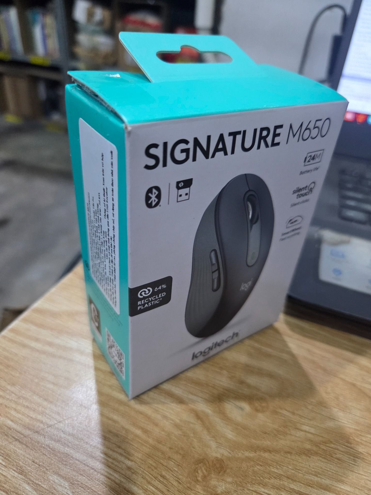Chuột không dây bluetooth Logitech Signature M650 - Hàng chính hãng - Màu than chì