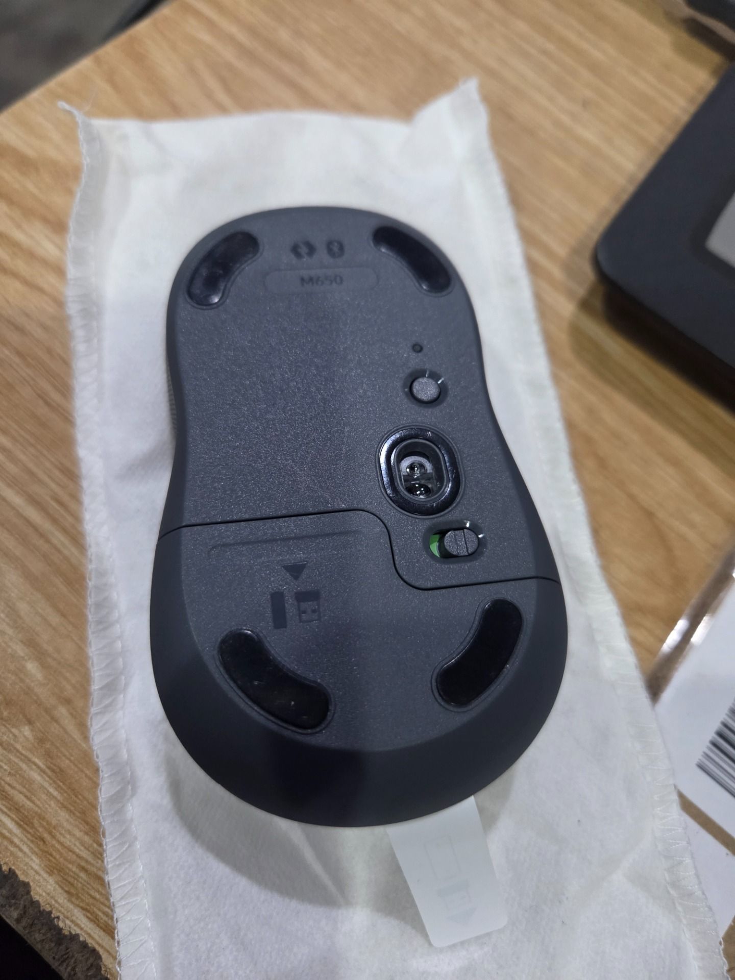 Chuột không dây bluetooth Logitech Signature M650 - Hàng chính hãng - Màu than chì