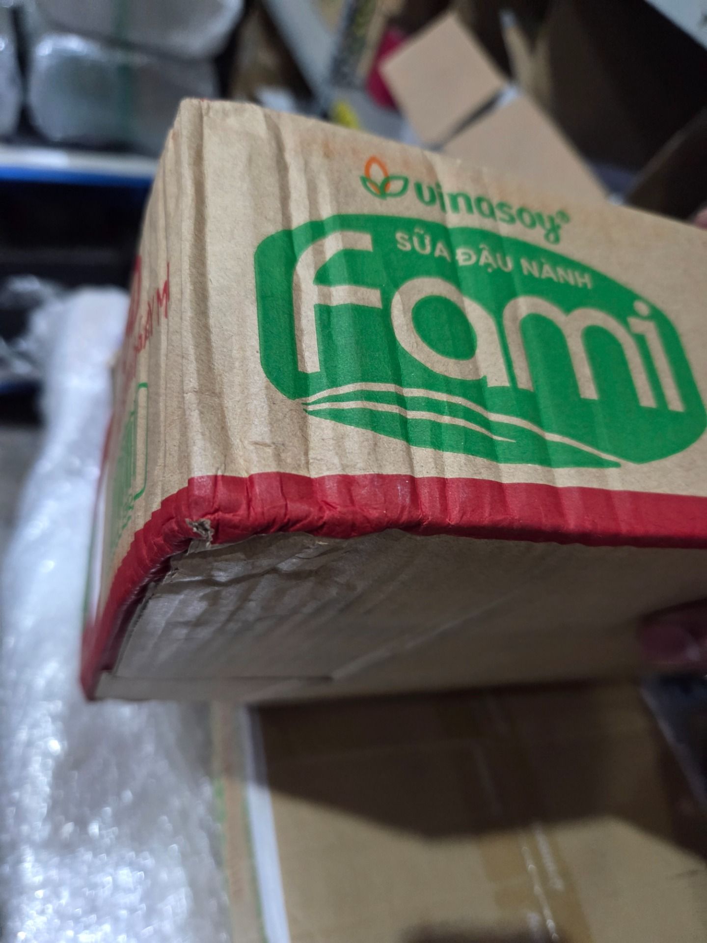 Thùng Sữa Đậu Nành Vinasoy Famigo Đậu Đỏ Nếp Cẩm (200ml x 36 Hộp)